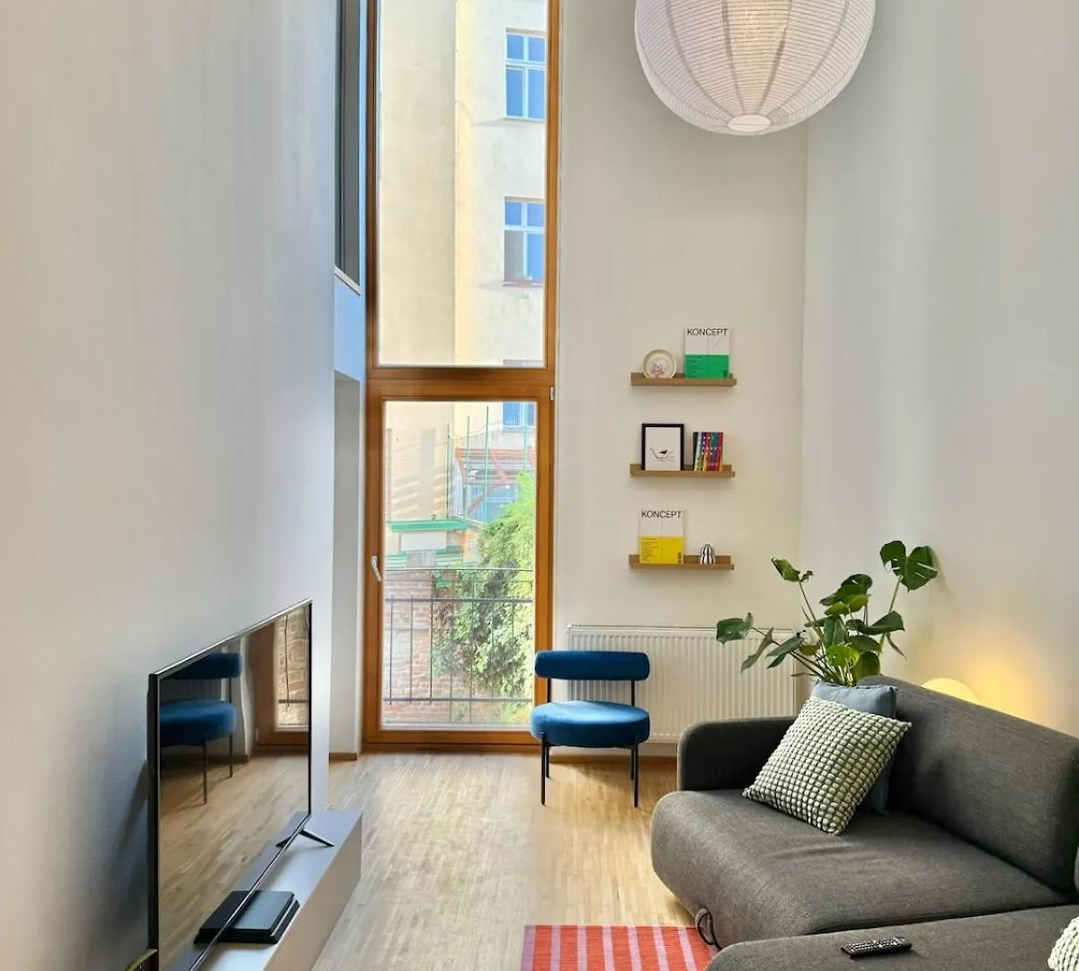 Design apartment in the center great for friends and family Πράγα