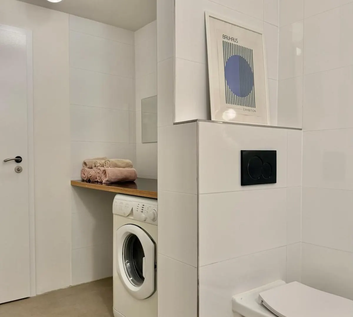 Design apartment in the center great for friends and family Πράγα